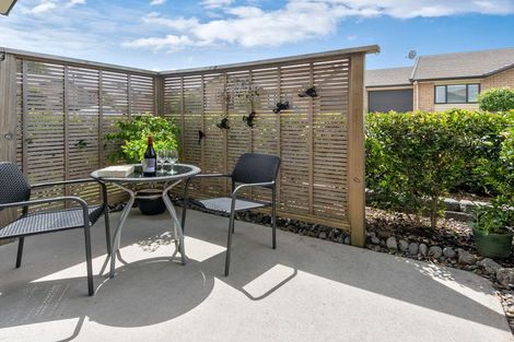 Photo of property in 12 Royalle Mews, Botany Downs, Auckland, 2010