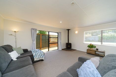 Photo of property in 15 Dahlstrom Grove, Kelvin Grove, Palmerston North, 4414