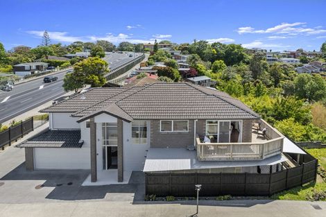 Photo of property in 627a Glenfield Road, Totara Vale, Auckland, 0629