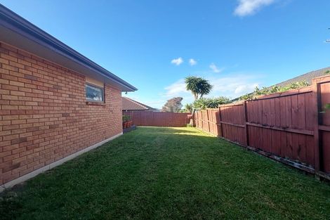 Photo of property in 12 Craigavon Drive, East Tamaki, Auckland, 2013