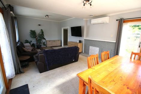 Photo of property in 19 Ongo Road, Hunterville, 4730