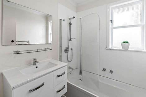 Photo of property in 71 Kettle Avenue, Awapuni, Palmerston North, 4412