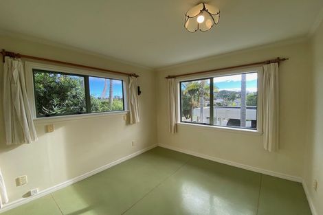 Photo of property in 1282 Whangaparaoa Road, Army Bay, Whangaparaoa, 0930