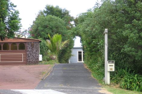 Photo of property in 80 Island Bay Road, Beach Haven, Auckland, 0626