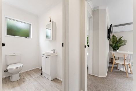 Photo of property in 2/64 Mckenzie Avenue, Arkles Bay, Whangaparaoa, 0932