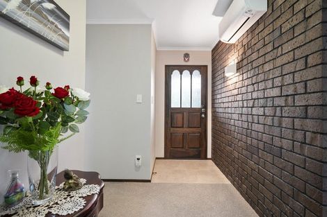 Photo of property in 27 Humphries Place, Awapuni, Palmerston North, 4412