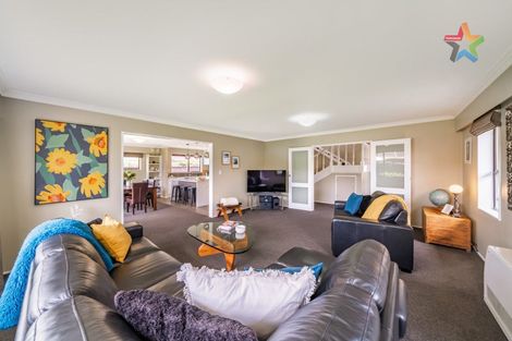Photo of property in 25 Waddington Drive, Naenae, Lower Hutt, 5011