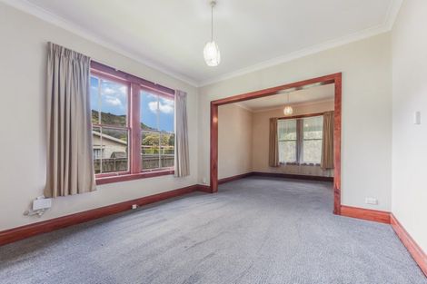 Photo of property in 24 Devon Street, Picton, 7220