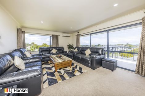 Photo of property in 200 Hill Road, The Gardens, Auckland, 2105