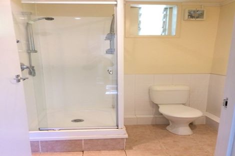 Photo of property in 1/179 Carlisle Road, Northcross, Auckland, 0632