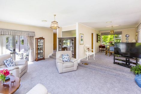 Photo of property in 72 Blue Mountains Road, Pinehaven, Upper Hutt, 5019