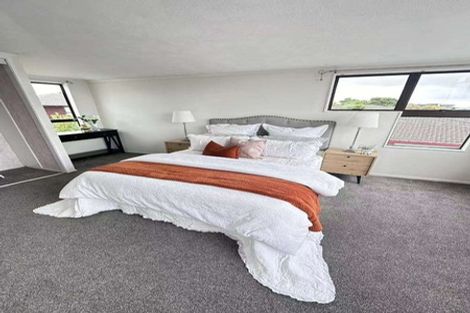 Photo of property in 5 Marlin Street, West Harbour, Auckland, 0618