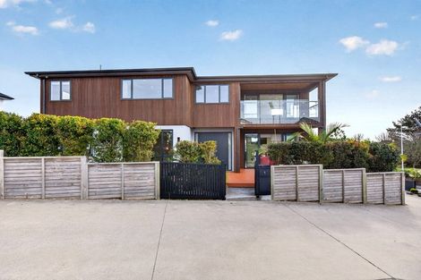 Photo of property in 1 Taku Close, Long Bay, Auckland, 0630