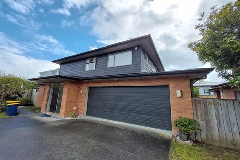 Photo of property in 16h Lincoln Road, Henderson, Auckland, 0610