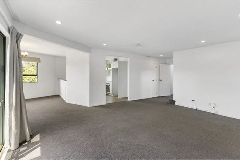 Photo of property in 4a Holiday Road, Stanmore Bay, Whangaparaoa, 0932