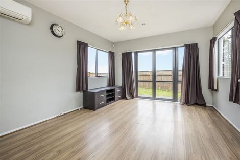 Photo of property in 2/167 Whitney Street, Blockhouse Bay, Auckland, 0600