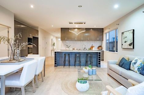 Photo of property in 22 Ballindrait Drive, Flat Bush, Auckland, 2019