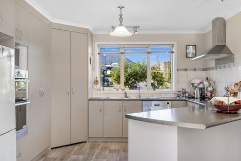 Photo of property in 9 Magnolia Rise, Waipahihi, Taupo, 3330