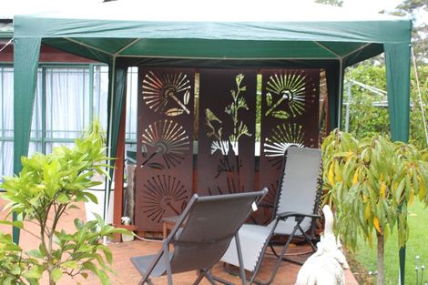 Photo of property in 14 Waimoko Glen, Swanson, Auckland, 0612