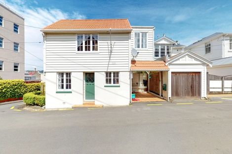 Photo of property in 17 Selwyn Terrace, Thorndon, Wellington, 6011