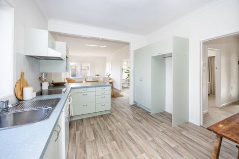 Photo of property in 22 Forest Lake Road, Forest Lake, Hamilton, 3200