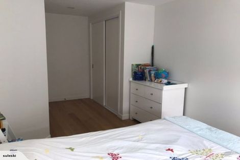 Photo of property in 2/4 Heath Avenue, Northcote, Auckland, 0627