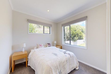 Photo of property in 44 Margaret Shields Avenue, Aotea, Porirua, 5024