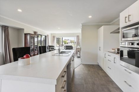 Photo of property in 66 Shillingford Boulevard, Rolleston, 7615