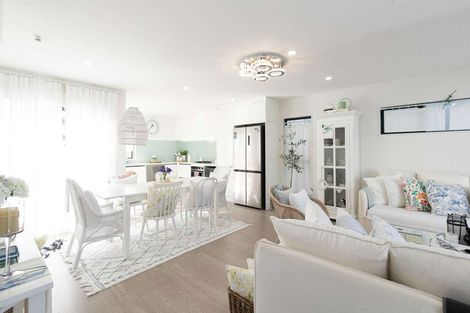 Photo of property in 90c Seymour Road, Sunnyvale, Auckland, 0612