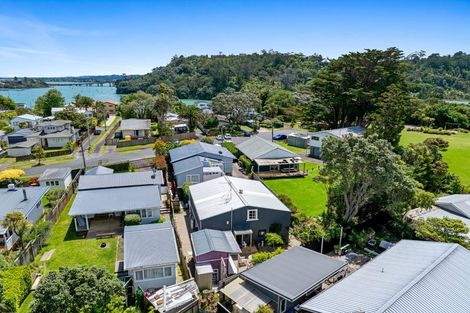 Photo of property in 33a Rambler Crescent, Beach Haven, Auckland, 0626