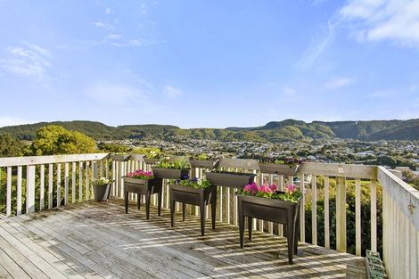 Photo of property in 22a Bartlett Grove, Tawa, Wellington, 5028