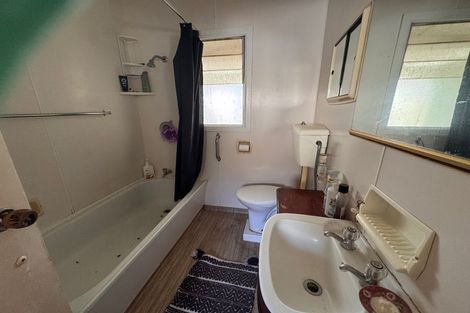 Photo of property in 62 Hampden Street, Picton, 7220