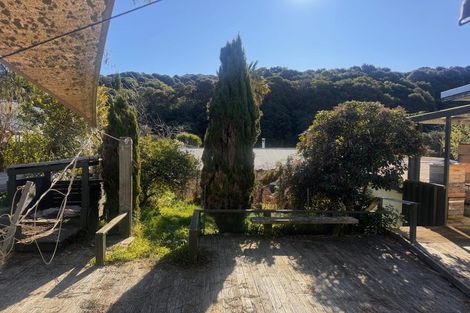 Photo of property in 62 Hampden Street, Picton, 7220