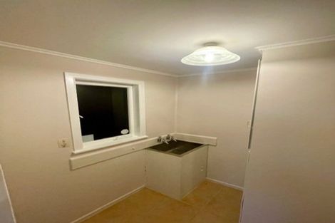 Photo of property in 22 Clendon Place, Manurewa, Auckland, 2102