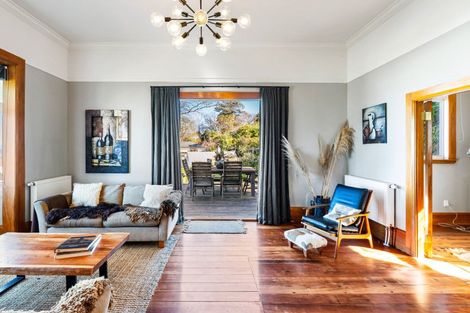 Photo of property in 16 Brewster Street, Bluff Hill, Napier, 4110