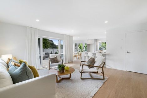 Photo of property in 1 William Bond Street, Stanley Point, Auckland, 0624