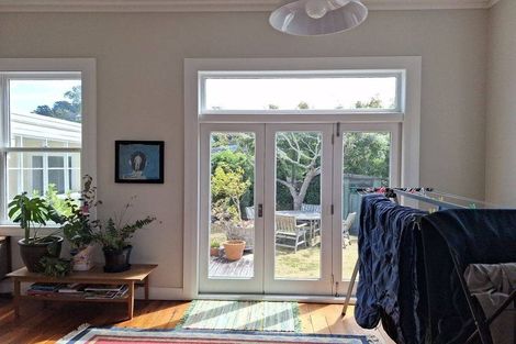 Photo of property in 24 Lincoln Street, Brooklyn, Wellington, 6021