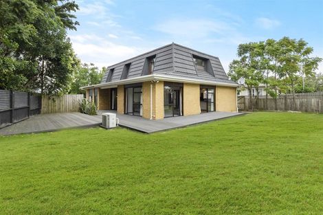 Photo of property in 1/9 Gloria Avenue, Te Atatu Peninsula, Auckland, 0610