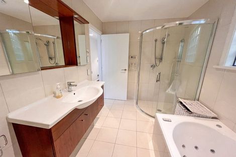 Photo of property in 5 Luxton Place, Mount Pleasant, Christchurch, 8081