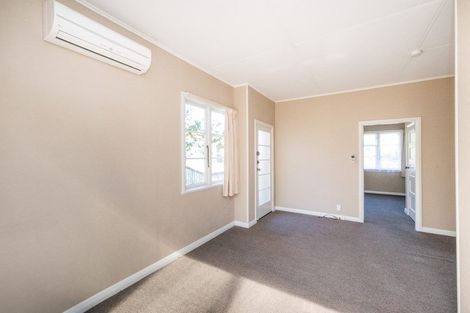 Photo of property in 15 Ihle Street, Terrace End, Palmerston North, 4410