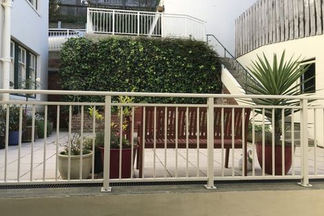 Photo of property in 1/332 Tinakori Road, Thorndon, Wellington, 6011