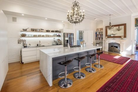 Photo of property in 12 Jubilee Avenue, Devonport, Auckland, 0624