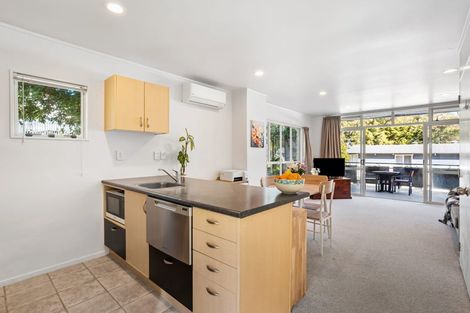 Photo of property in 4g/20 Ian Marwick Place, Birkenhead, Auckland, 0626