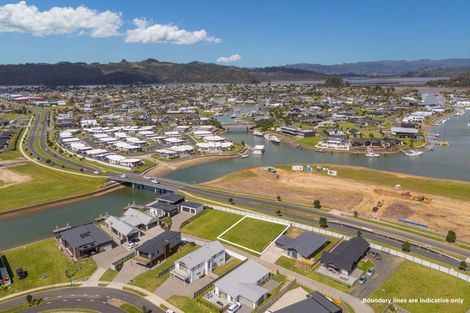 Photo of property in 8 Norma Way, Whitianga, 3510