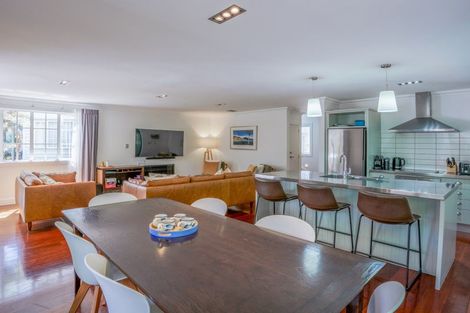 Photo of property in 16 Chapel Street, Russell, 0202