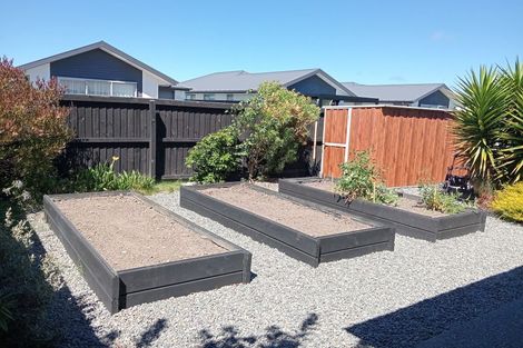 Photo of property in 1/7 Arosa Place, Parklands, Christchurch, 8083