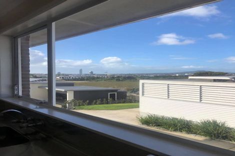 Photo of property in 1/36 Exmouth Road, Northcote, Auckland, 0627