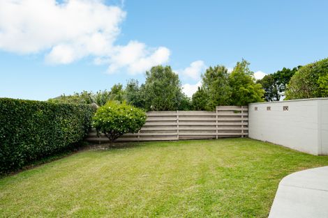Photo of property in 17 Scanlen Terrace, Kelston, Auckland, 0602