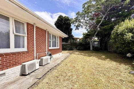 Photo of property in 19 Fairlea Road, Te Atatu South, Auckland, 0610