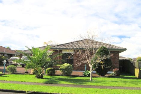Photo of property in 10 Kookaburra Place, Botany Downs, Auckland, 2010